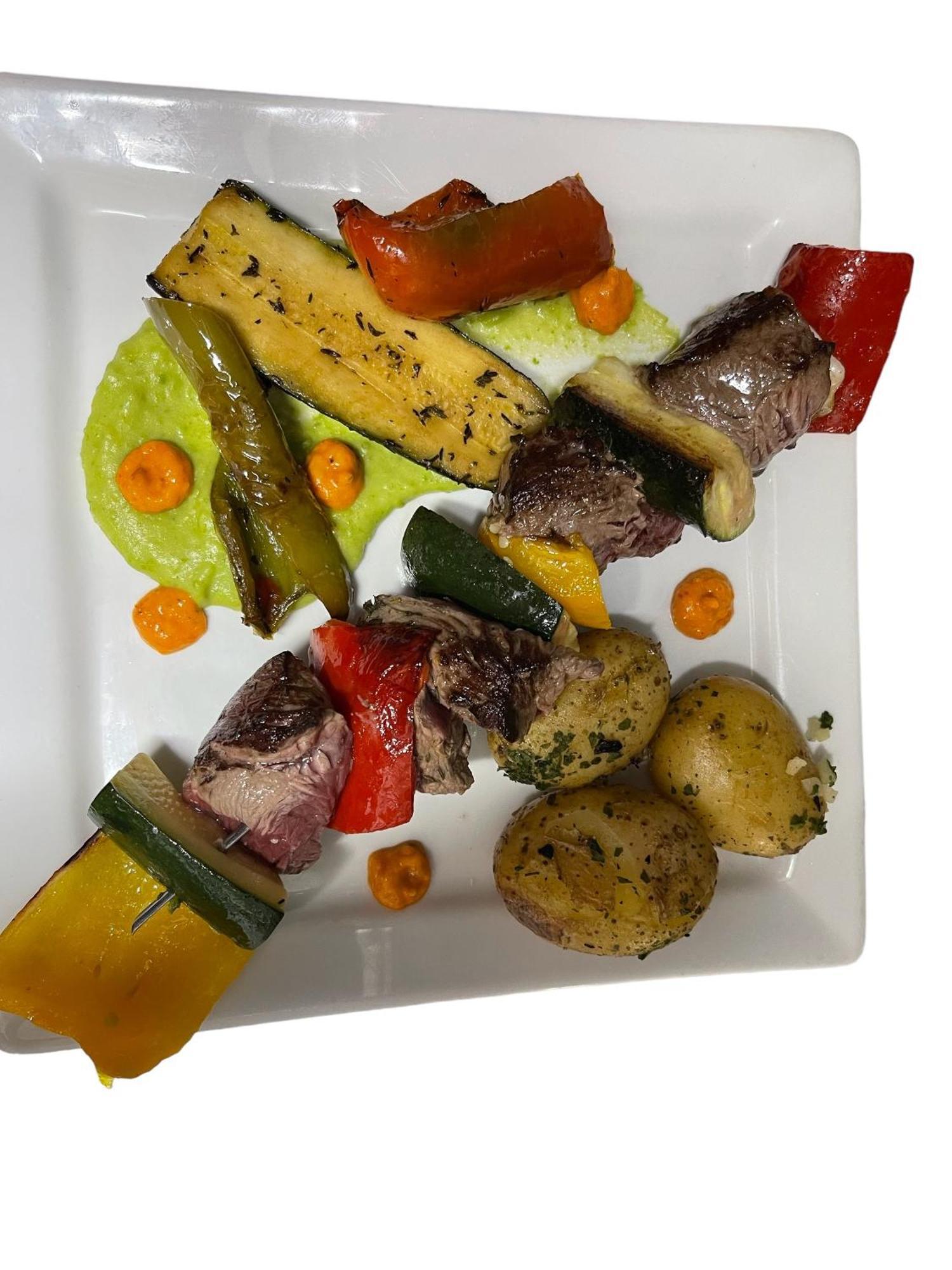 Logis Hotel Restaurant Cazes Arazat Laissac Exterior foto